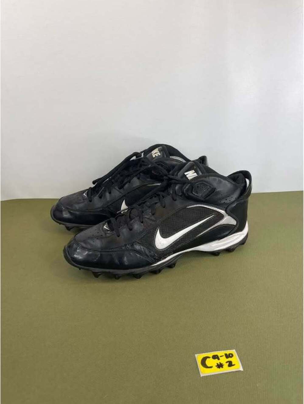 Nike Land Shark Mid Football Cleats Black White Men's Size 10 318728-011